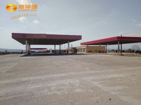  78191内蒙乌兰察布县城10公里，高速10公里，国道加油站出售，目前营业额2-3万， 面积15亩，可改加气站！国有土地，出售报价800万！